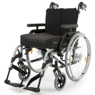 BREEZY-Elegance-Platinum-Portable-Folding-Wheelchair